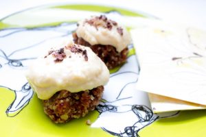 Simple Raw Vegan Cheesecakes